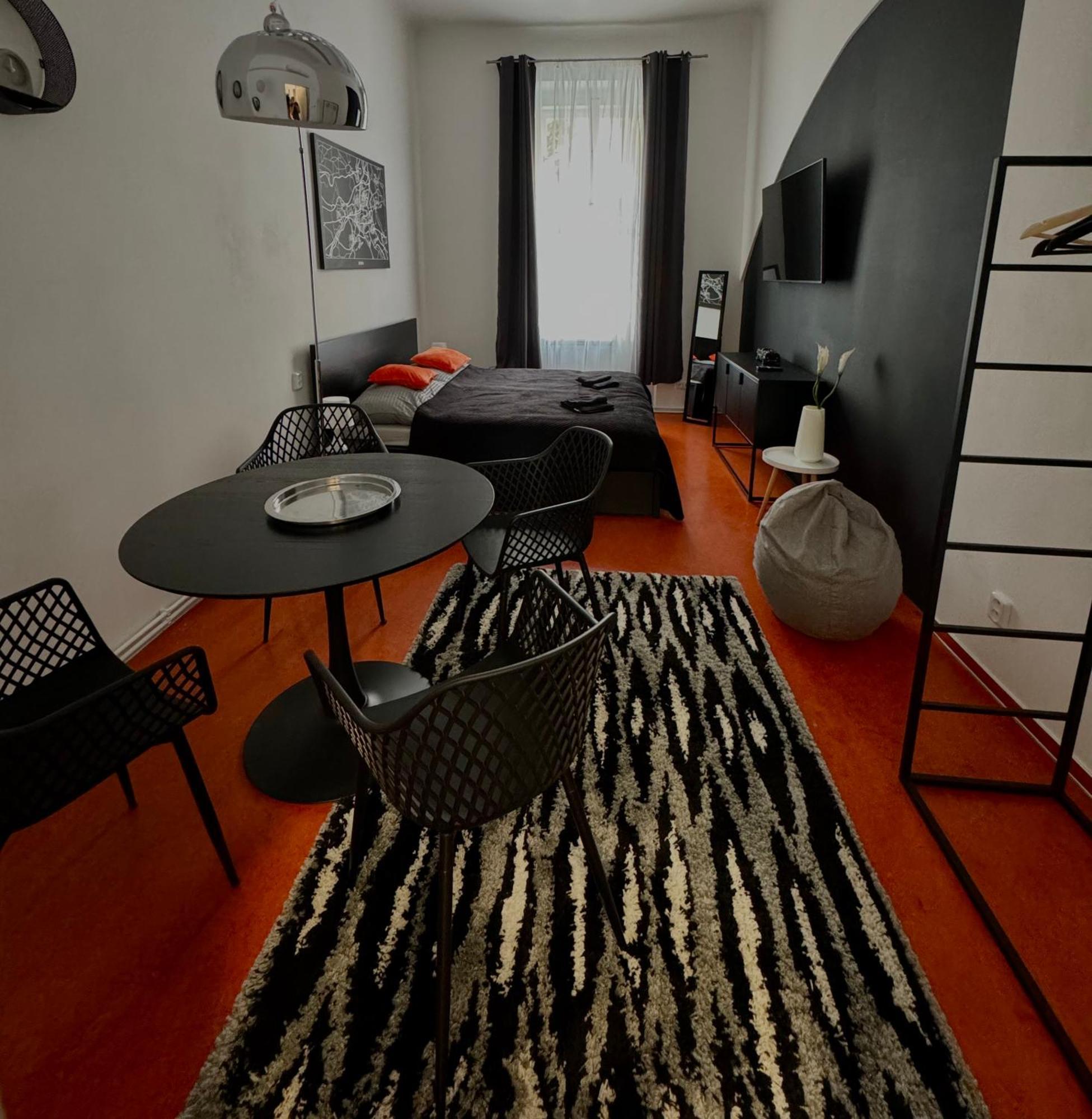 Apartment Central Apartments *